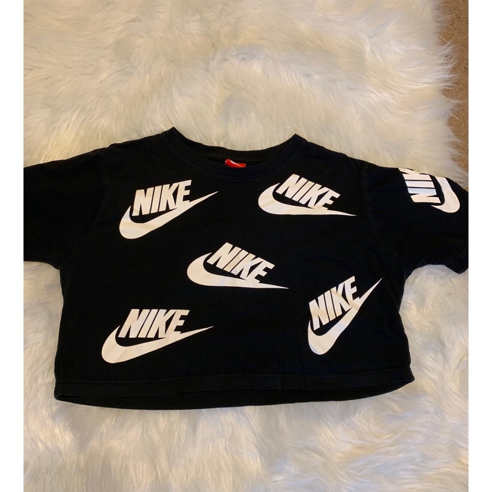 Nike Crop Top